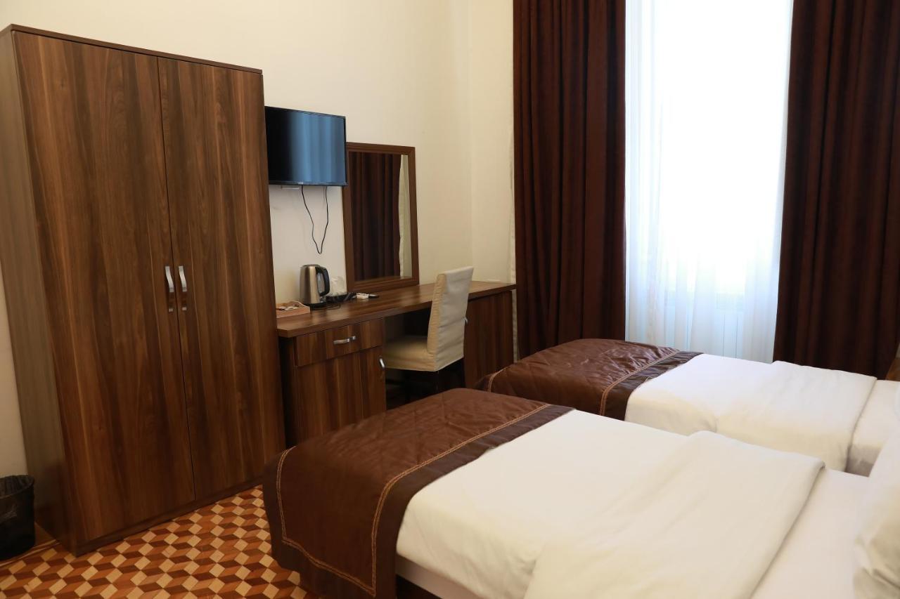 Malakan Hotel Baku Exteriör bild