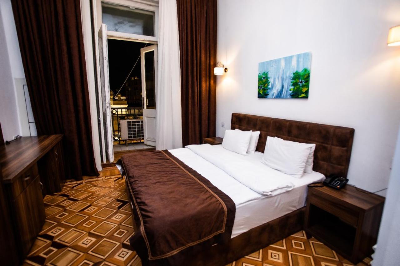Malakan Hotel Baku Exteriör bild